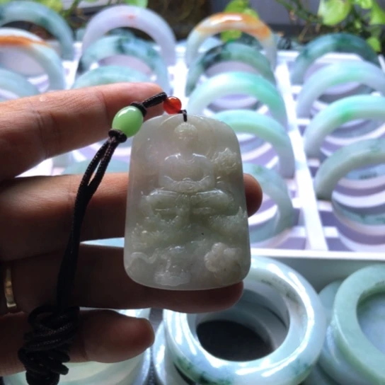 未镶嵌不退不换定制翡翠