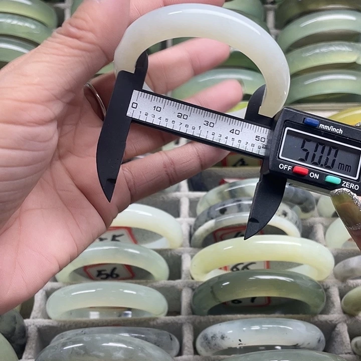 蛇纹石玉未镶嵌手镯54