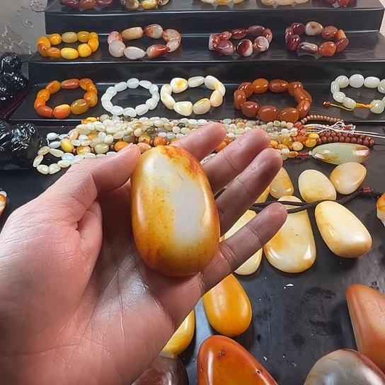 湘***味和田玉未镶嵌颈饰