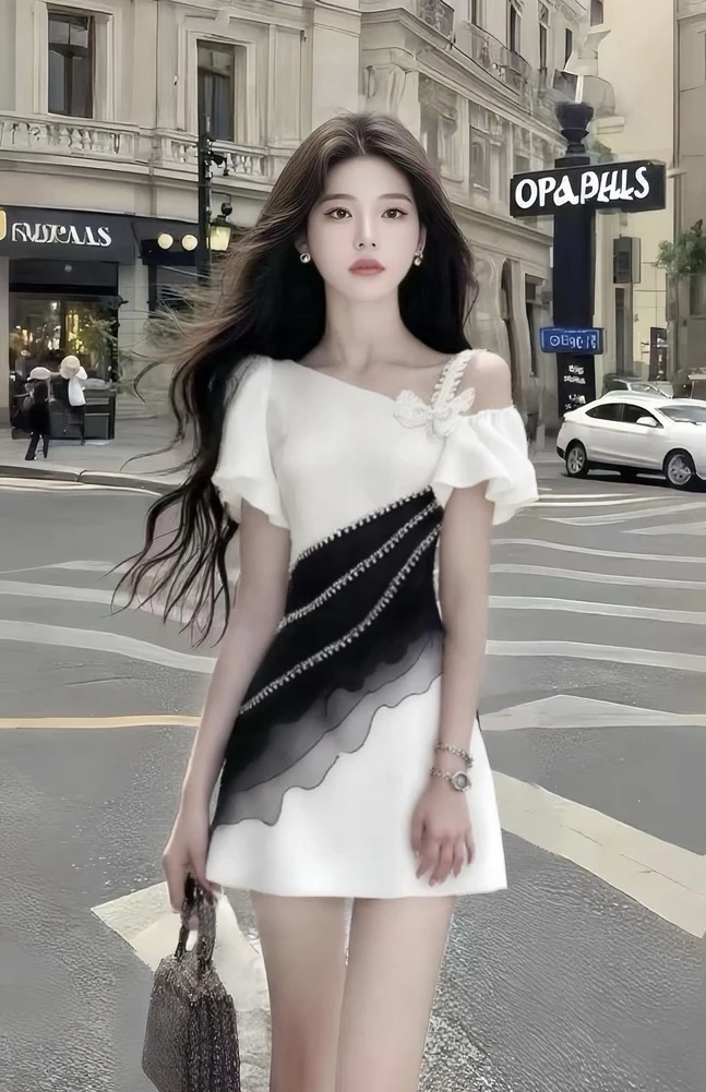 新款时尚温柔知性风别致设计感斜领收腰连衣裙显瘦减龄氛围感女装