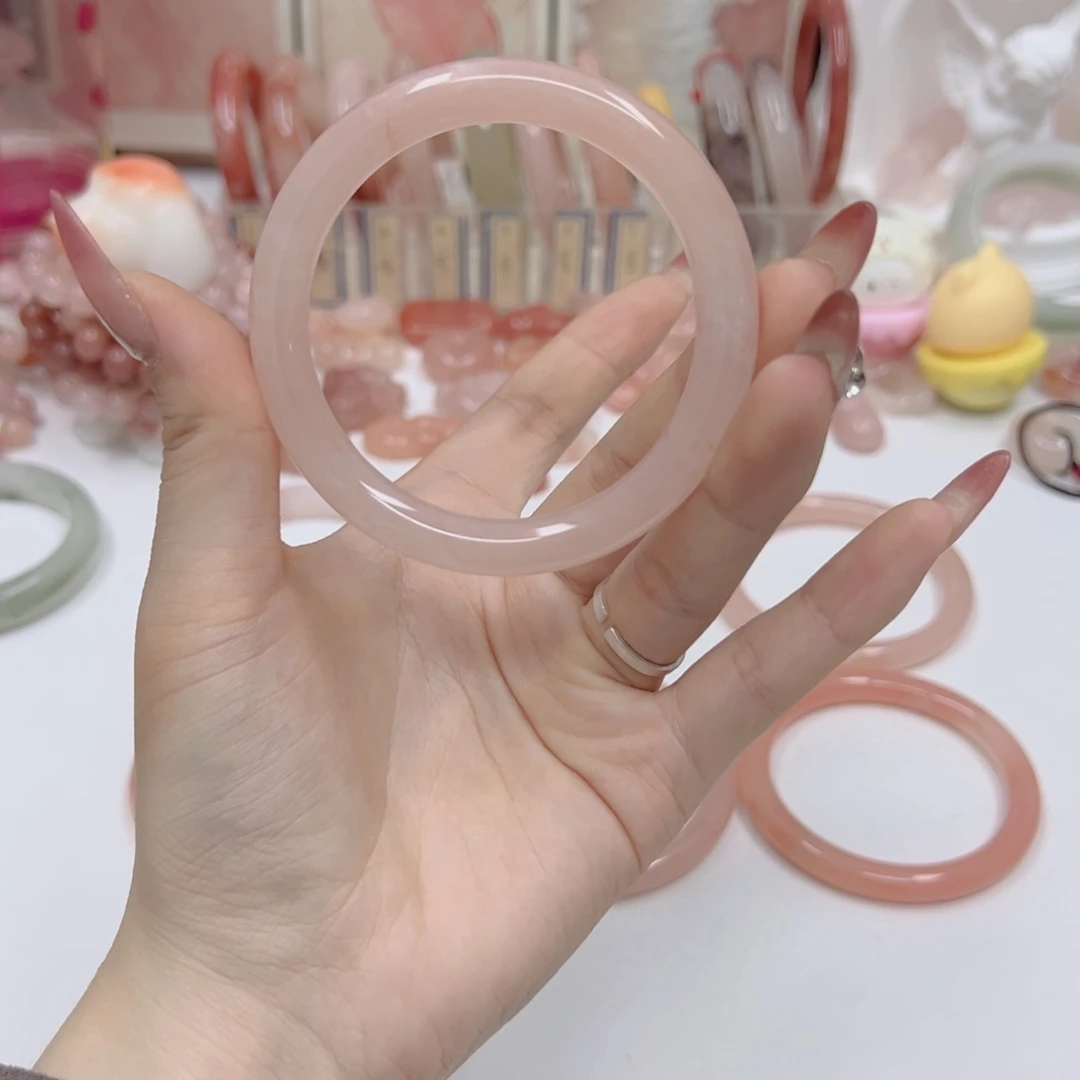 梦***缘石英质玉未镶嵌手镯