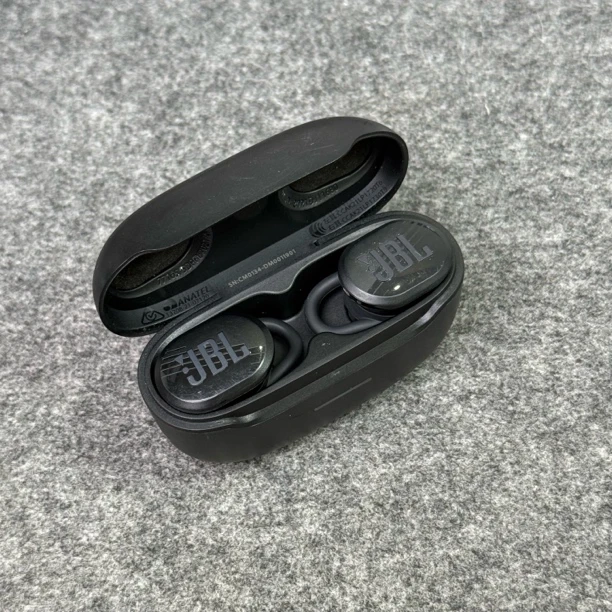 9新 JBL JBL ENDURANCE RACE真无线蓝牙耳机孤品