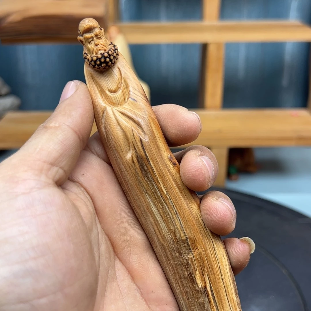 木乌**苏崖柏木摆件手把件