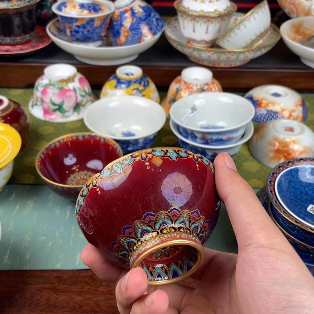 陶瓷的设计师是一个
