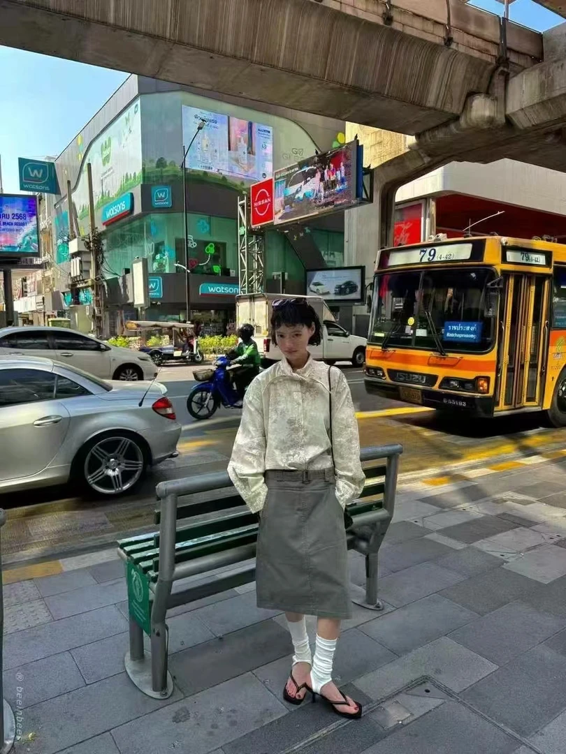 2025春季新款女装米色花卉图案长袖衬衫宽松版型春秋上衣