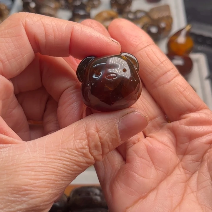 琥珀未镶嵌颈饰蜜蜡