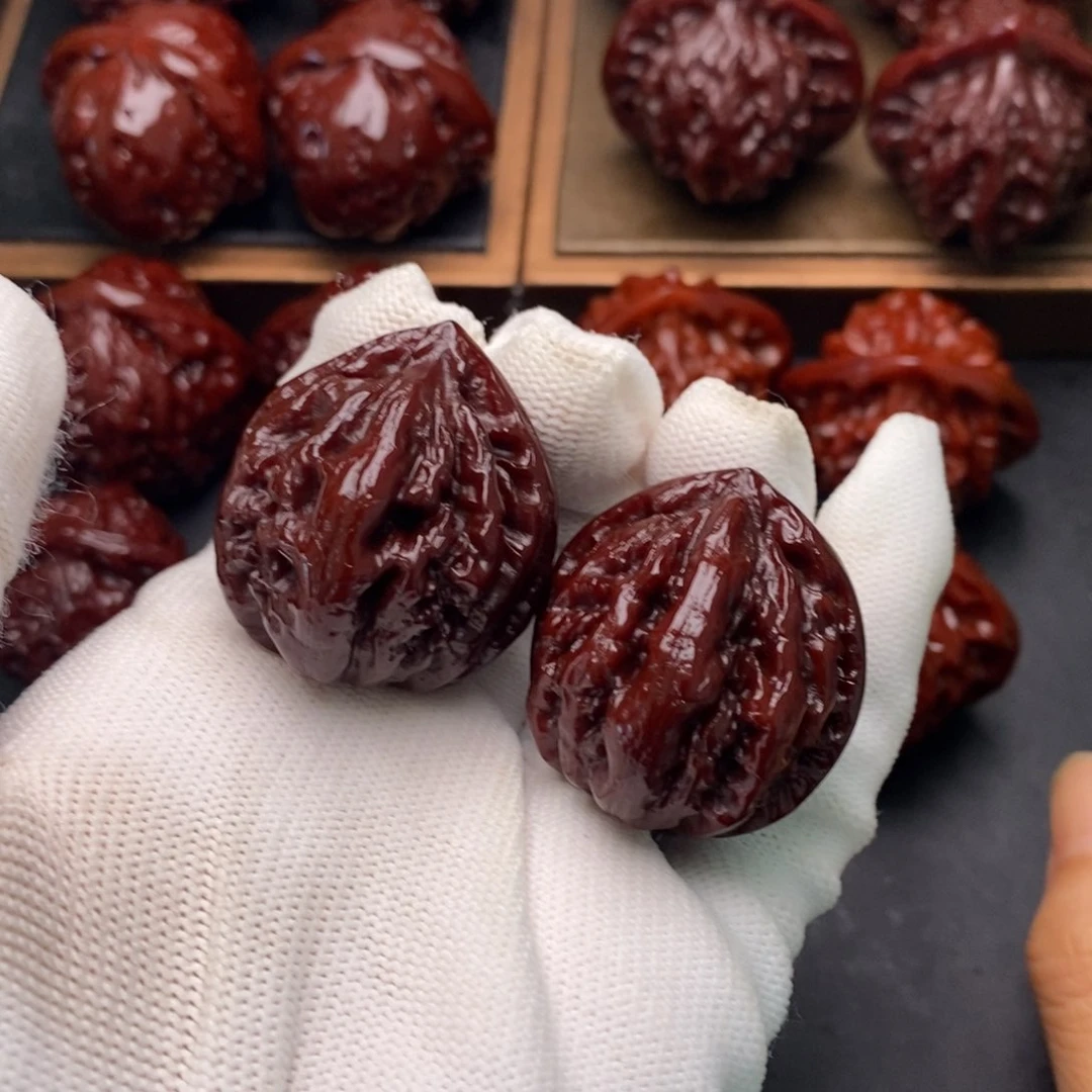 文玩核桃吊坠秋子