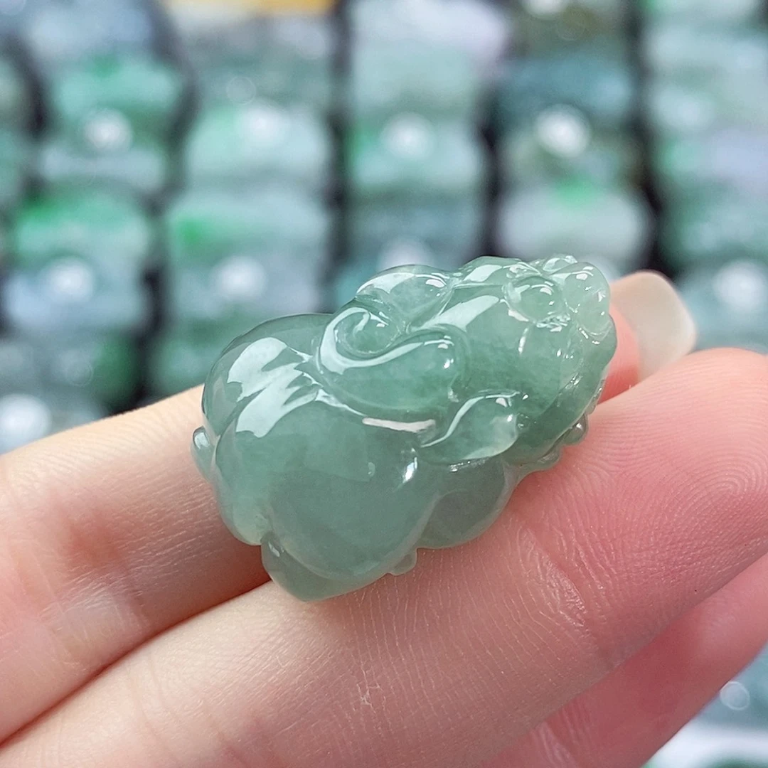 颈饰未镶嵌翡翠天然