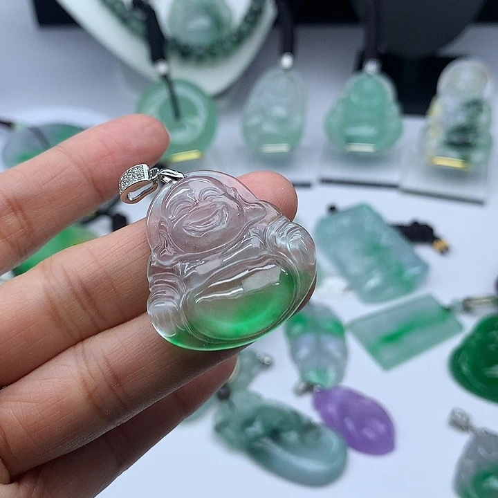 翡翠未镶嵌吊坠(赠链)