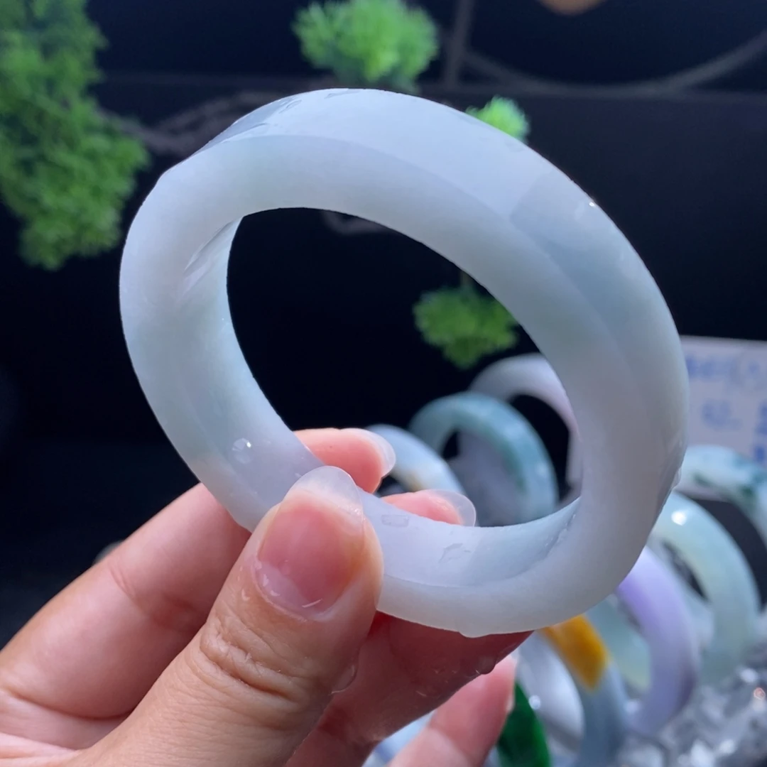 定制翡翠未镶嵌翡翠手镯