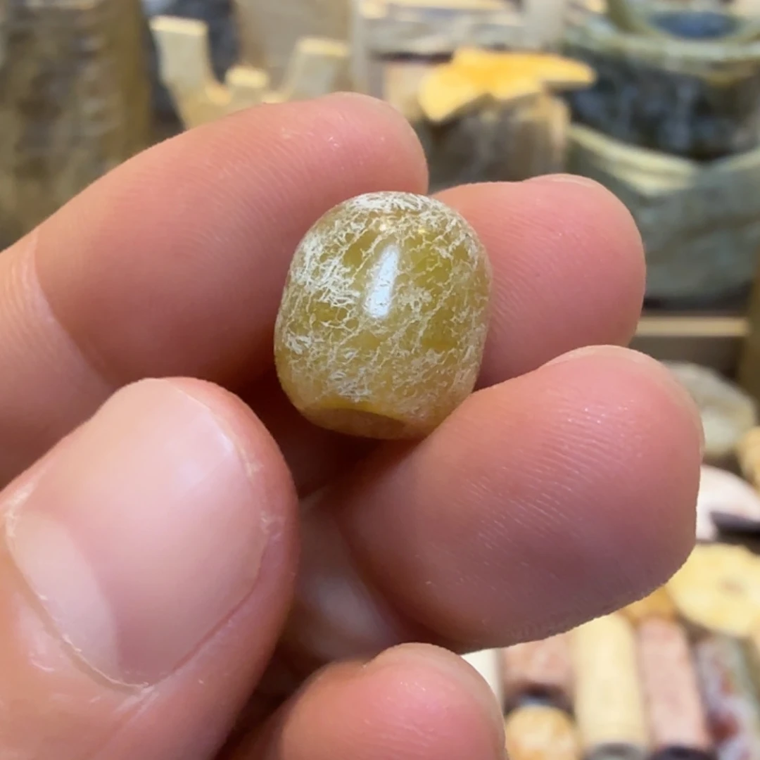 透闪石-蛇纹石玉未镶嵌珠子守*