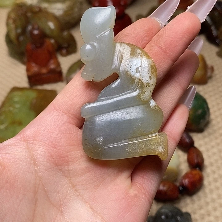 蛇纹石玉未镶嵌颈饰