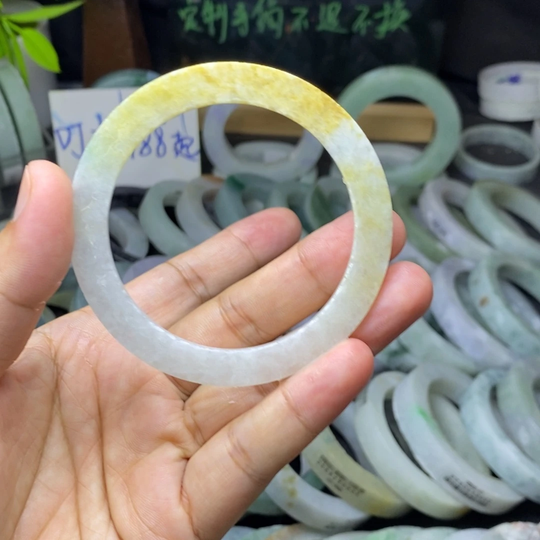 定制翡翠未镶嵌手镯