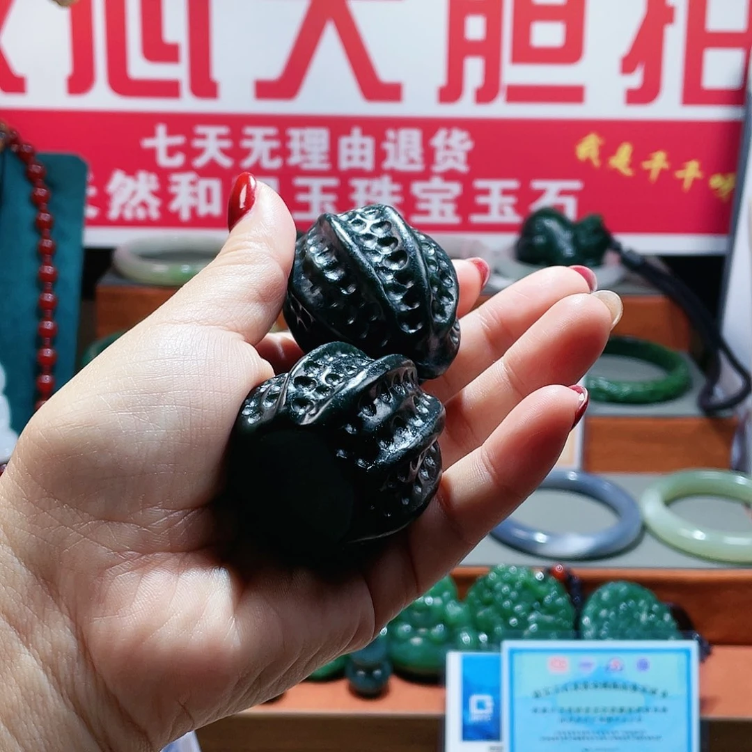 和田玉（青玉）未镶嵌把件