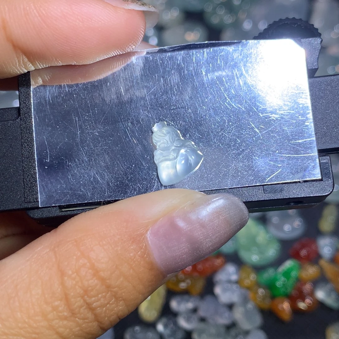 翡翠裸石未镶嵌高冰小公主