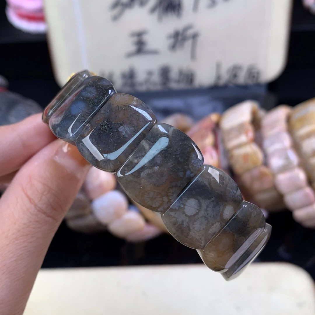 硅化珊瑚（珊瑚玉）未镶嵌颈饰五折漏价手牌（50号）