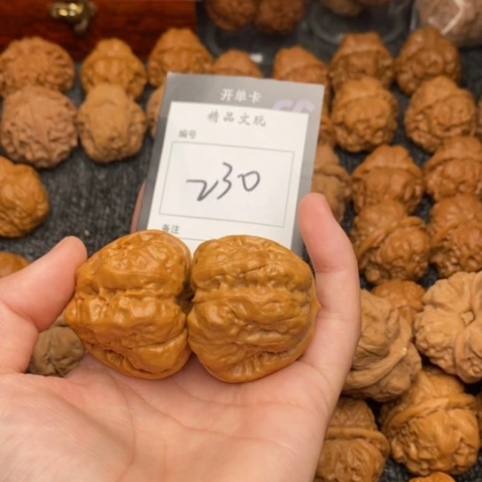 吊坠桃核猪****u我是第一百41