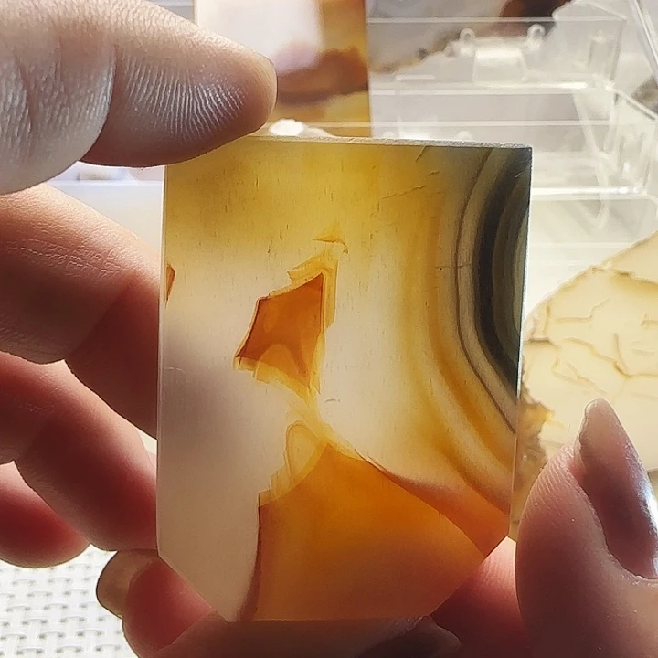 玛瑙/玉髓未镶嵌珠宝奇石