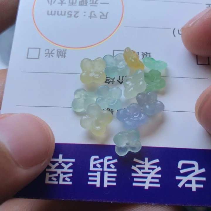 定制翡翠未镶嵌挂件