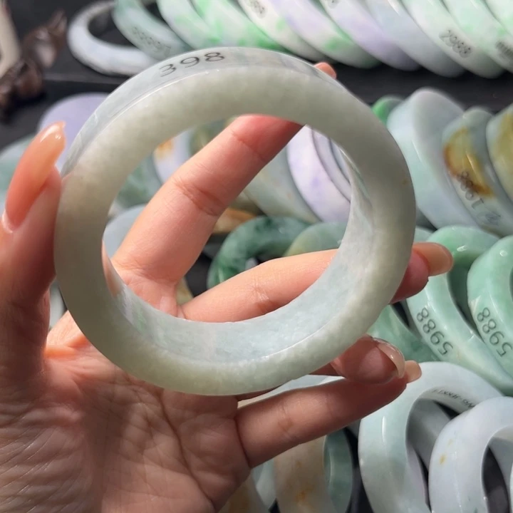 婷***婷定制翡翠未镶嵌手镯