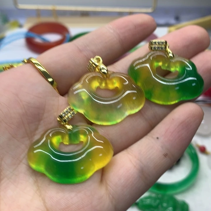 颈饰未镶嵌翡翠吊坠