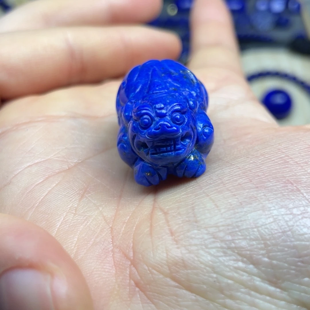 青金石未镶嵌小貔貅