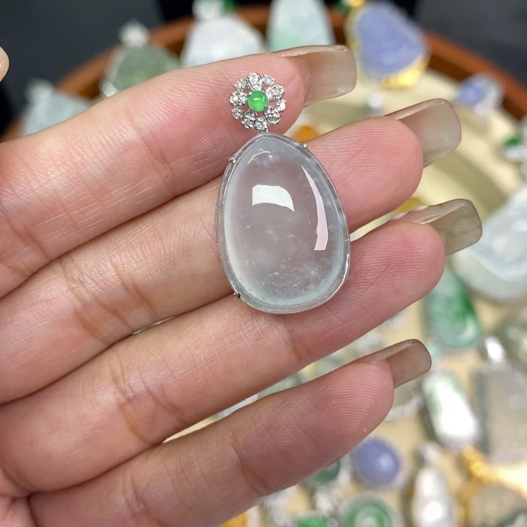 翡翠18K金镶嵌颈饰A货翡翠
