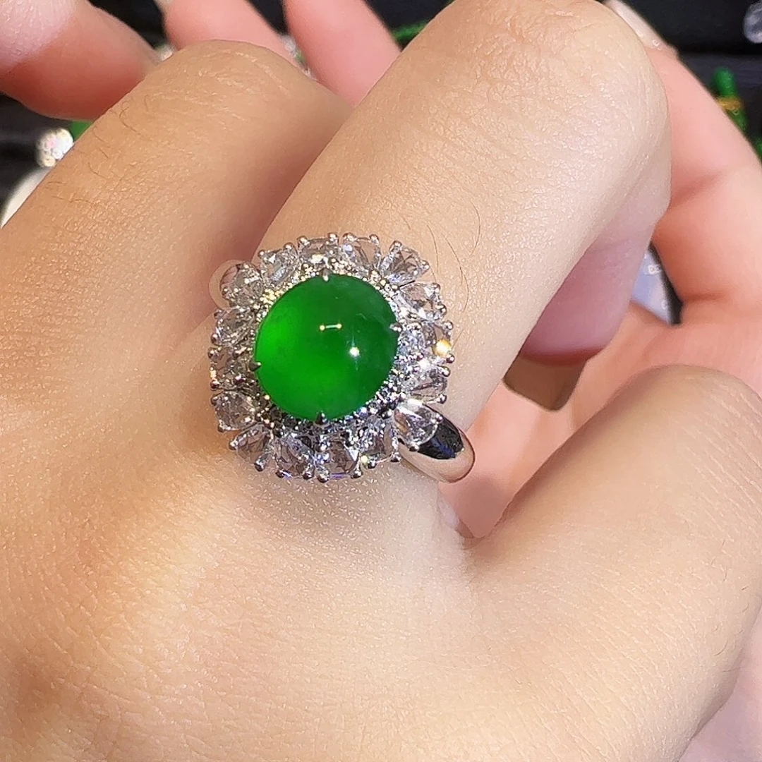 翡翠戒指18K金镶嵌蛋面