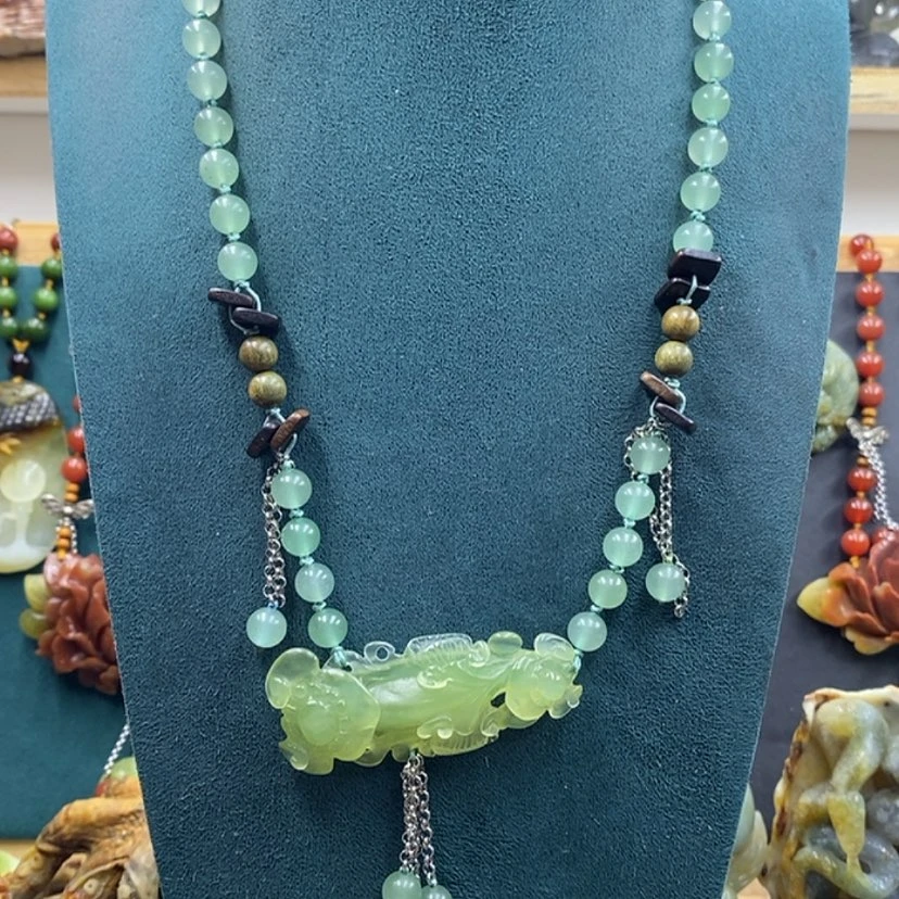 【闪购商品】未镶嵌蛇纹石玉吊坠