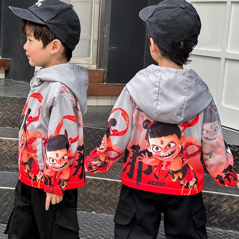 男童哪吒衣服外套春秋2025新款卡通中小童连帽儿童冲锋衣夹克开衫