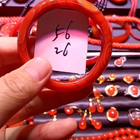 玛瑙/玉髓手镯未镶嵌