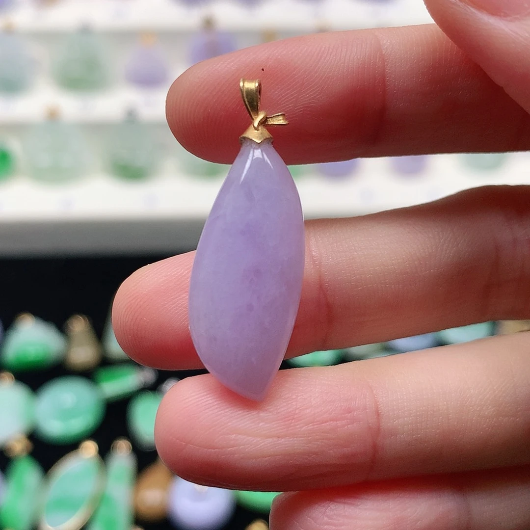 颈饰18K金镶嵌翡翠翡翠吊坠