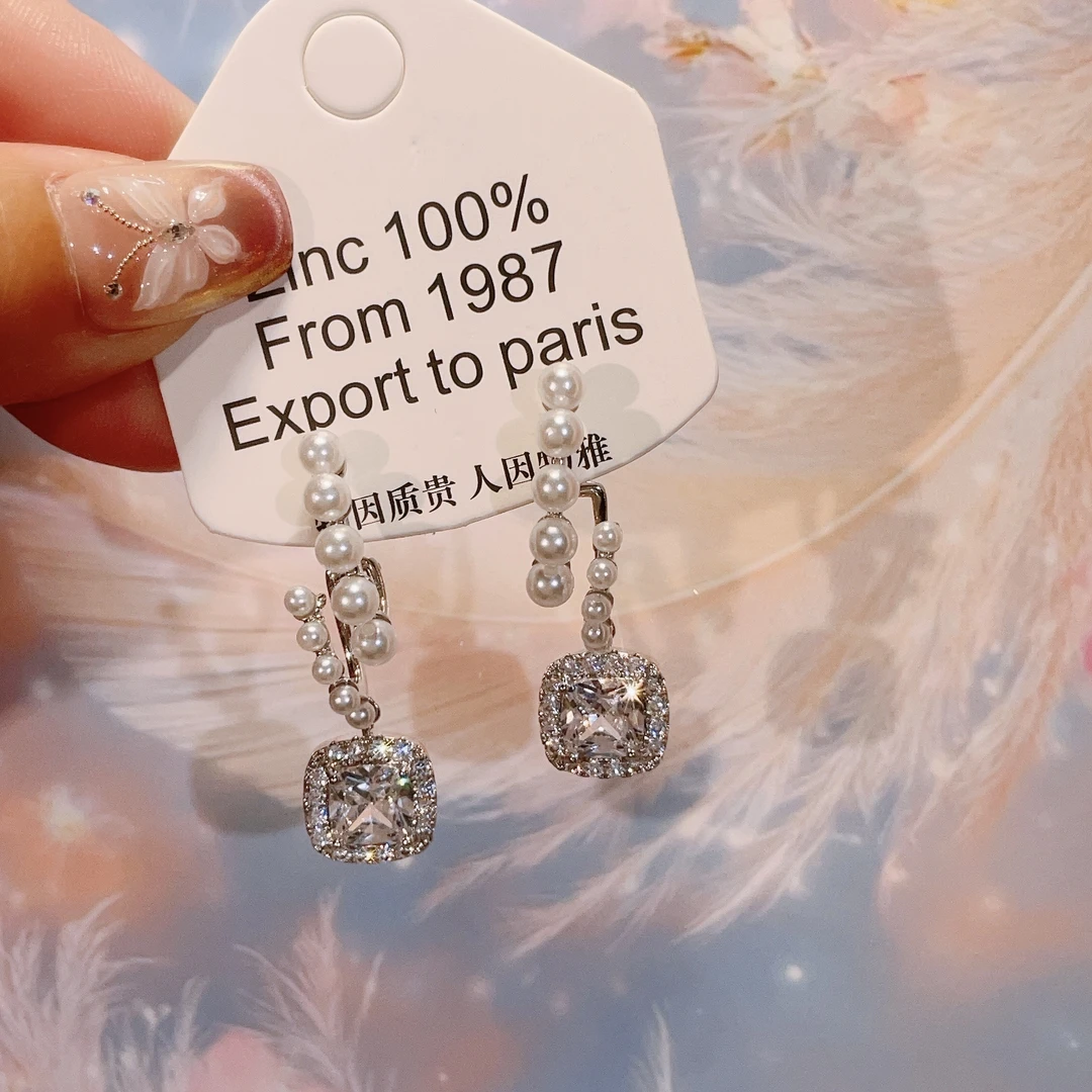 铜合金耳饰 S090★鎏金蝶  梵希曼 设计感耳环