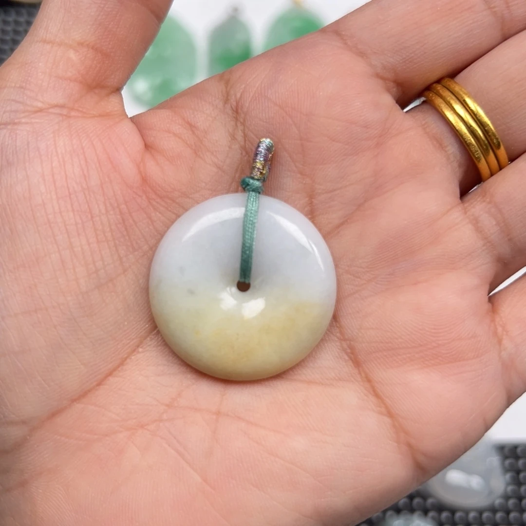 翡翠未镶嵌颈饰黄翡平安扣