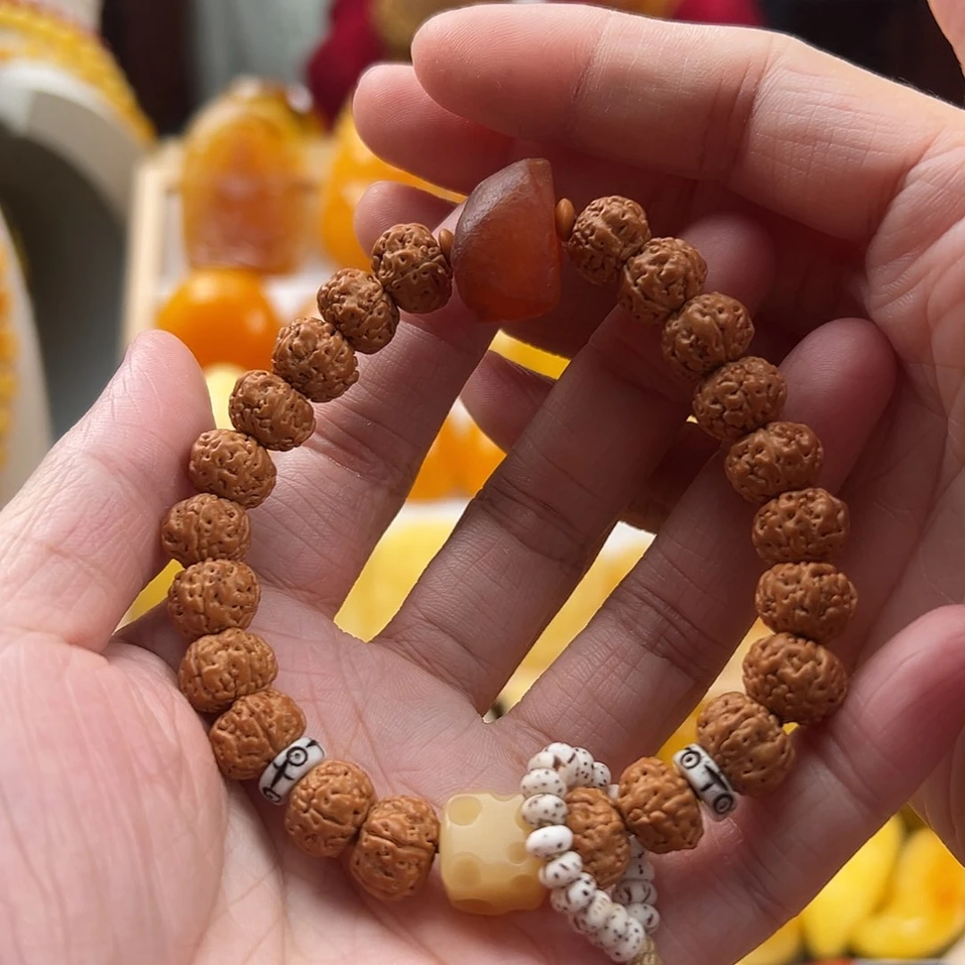 菩提吊坠未镶嵌蜜蜡