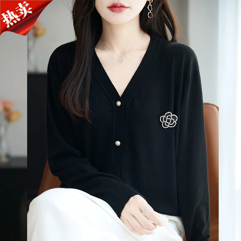 时尚品牌正品山茶花V领长袖针织衫女气质百搭上衣短外搭女秋冬