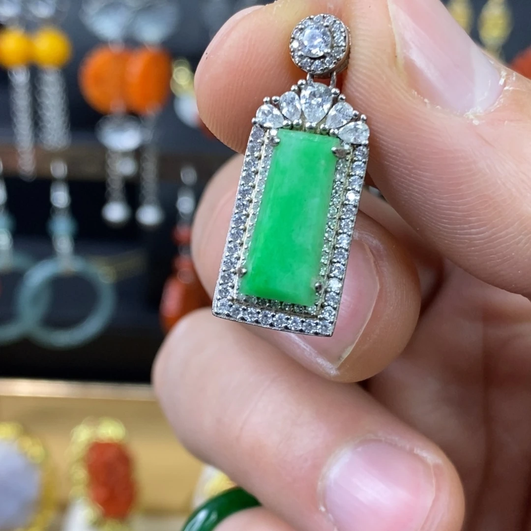 颈饰未镶嵌翡翠吊坠