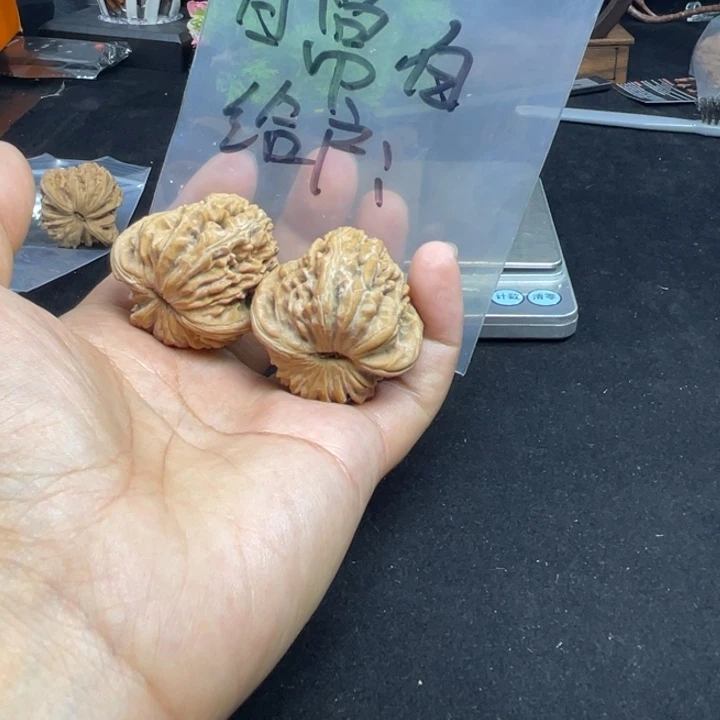 文玩核桃把件日***户四座楼