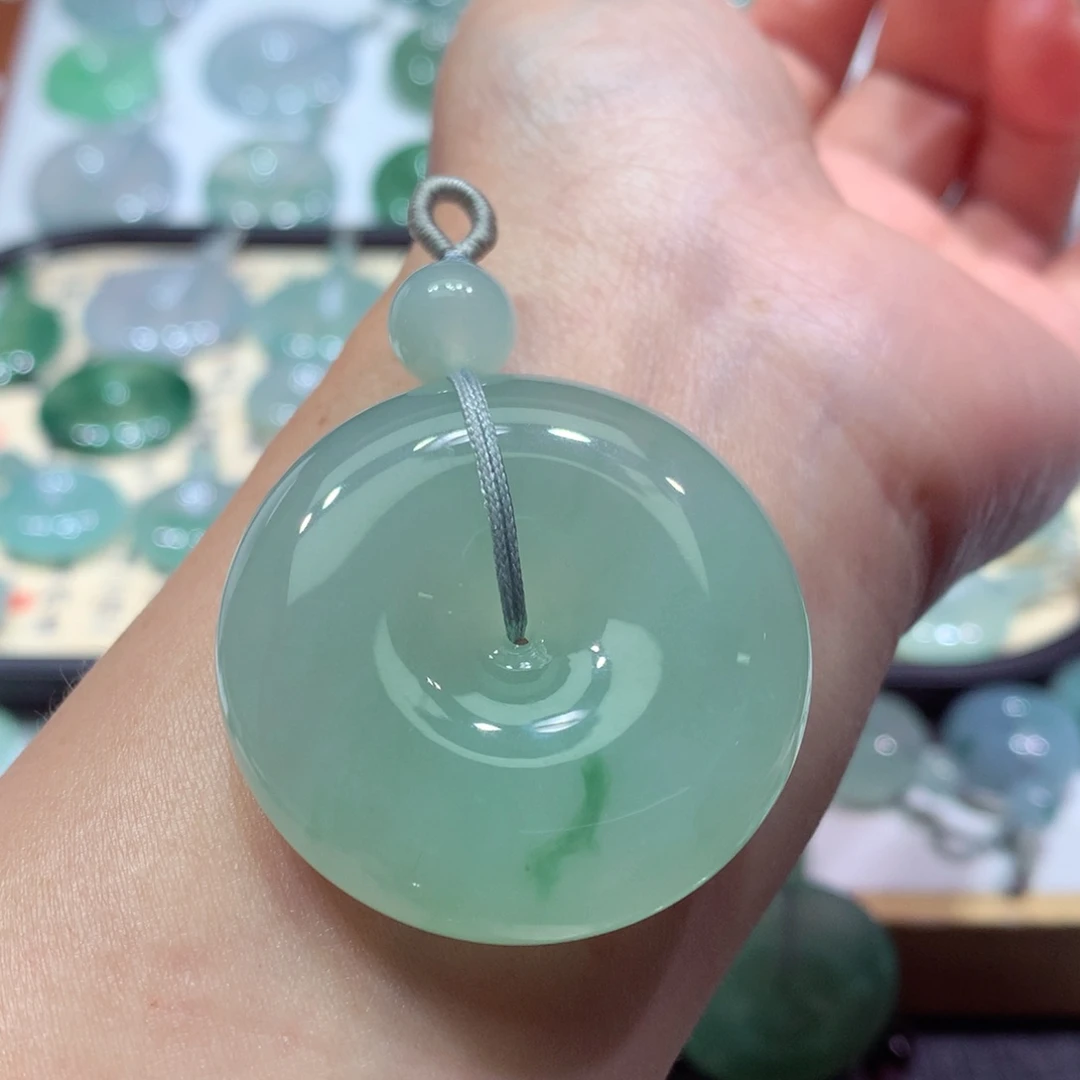 翡翠未镶嵌颈饰32尺寸38.1*11