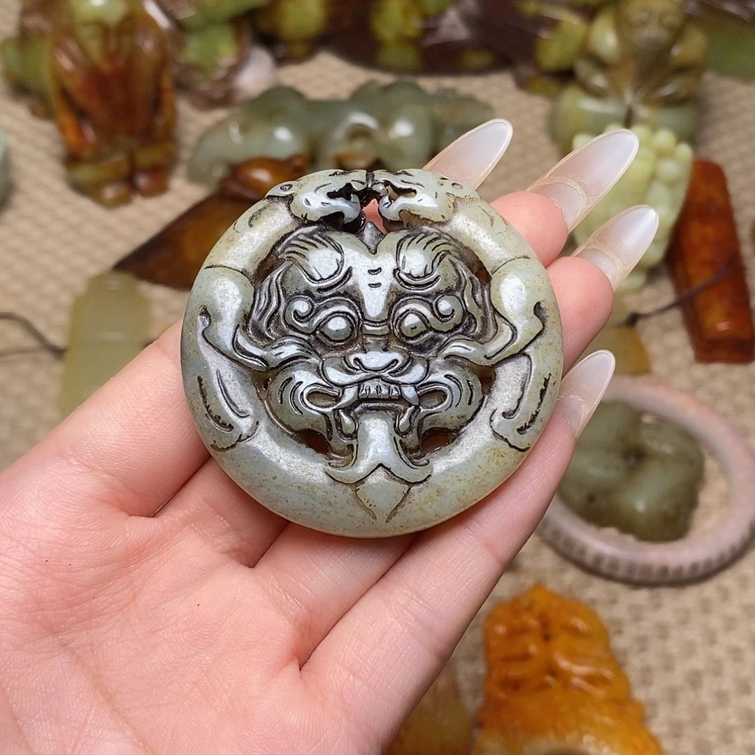 未镶嵌蛇纹石玉颈饰