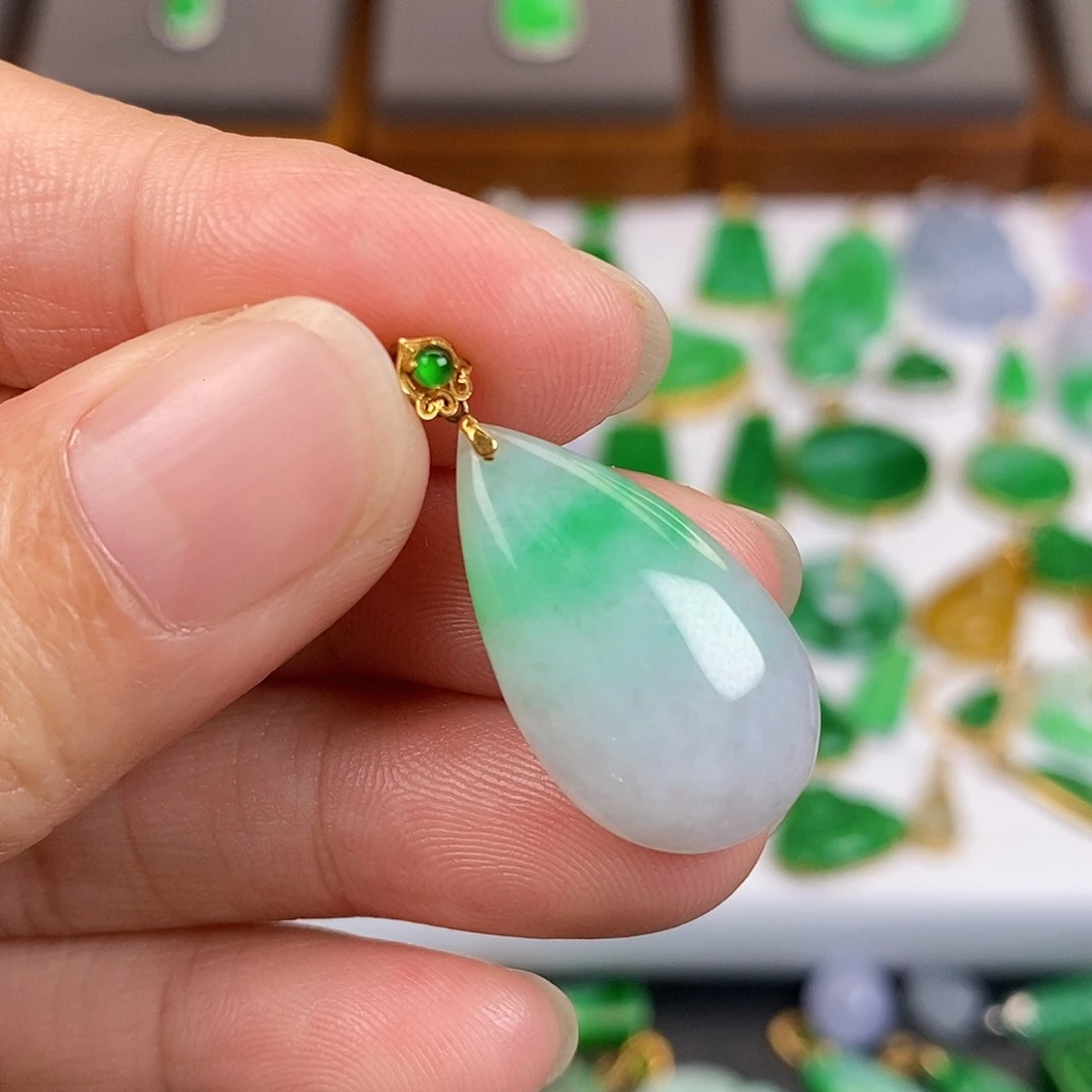 吊坠(不含链)18K金镶嵌翡翠