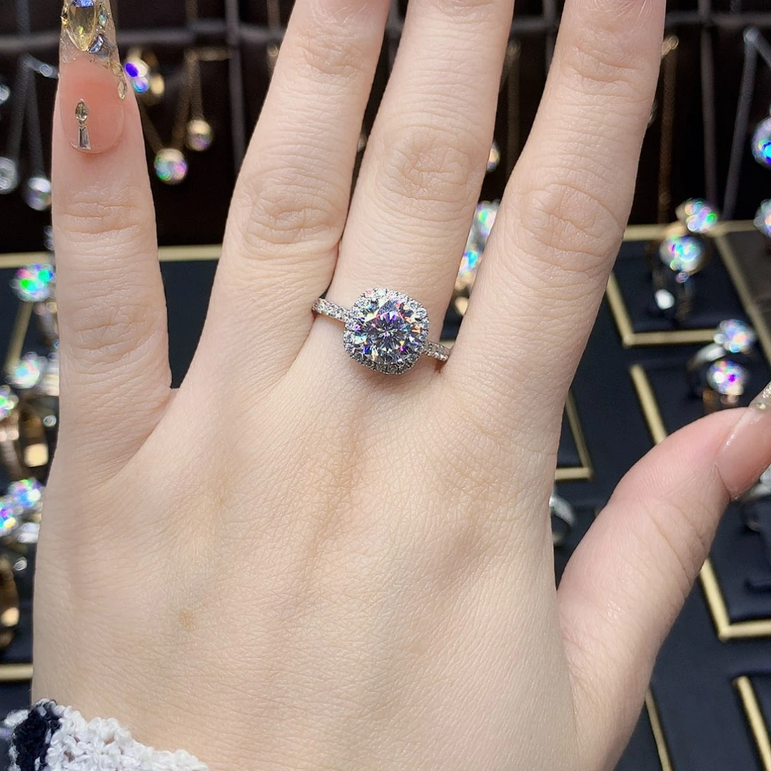 18K金镶嵌合成碳硅石（莫桑石）戒指/指环X***忆