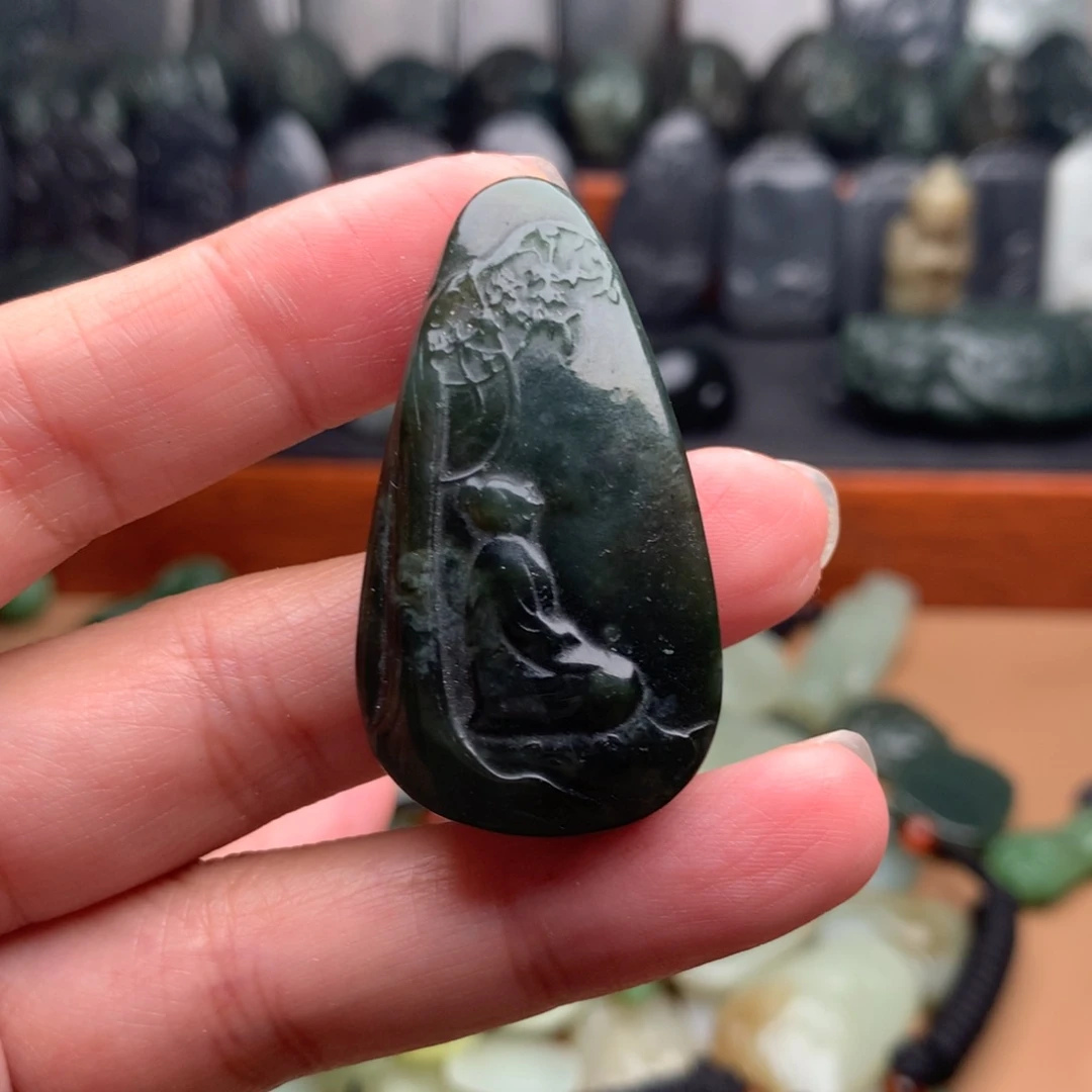 和田玉未镶嵌颈饰挂件39