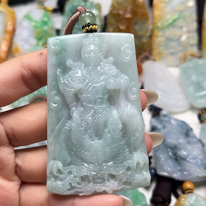 翡翠未镶嵌颈饰关二爷