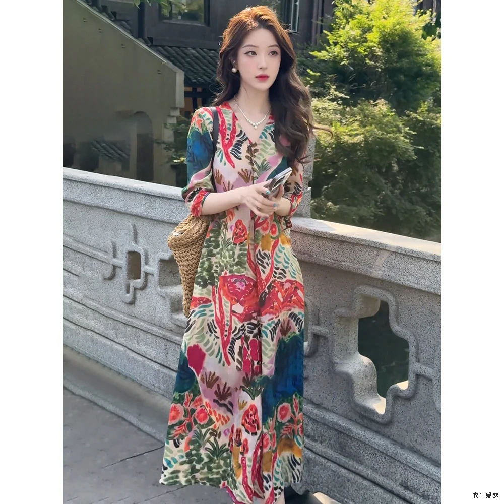 1357 2025夏款时尚高端印花宽松遮肉连衣裙三亚海边度假气质美裙