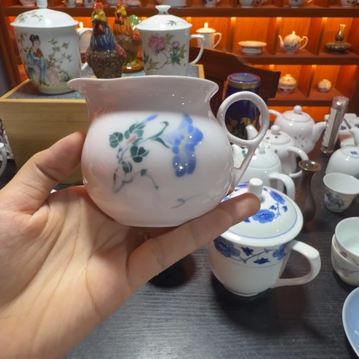 漆***多景德镇的陶瓷瓷器