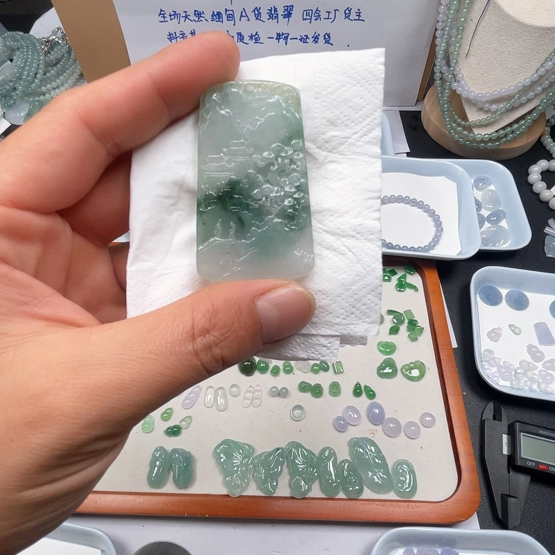 未镶嵌挂件翡翠1