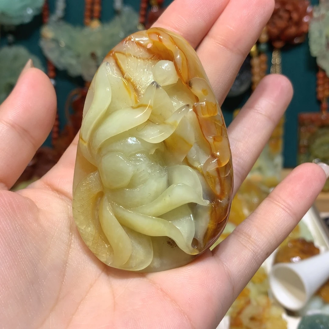 蛇纹石玉未镶嵌颈饰