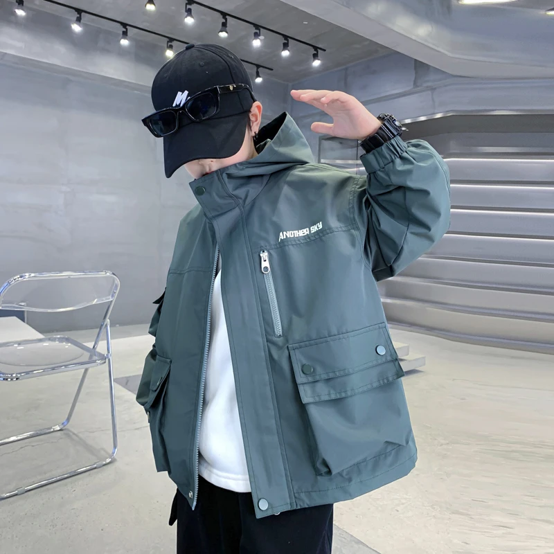 男童春秋户外工装防风冲锋衣外套2024新款儿童夹克K243WT4568