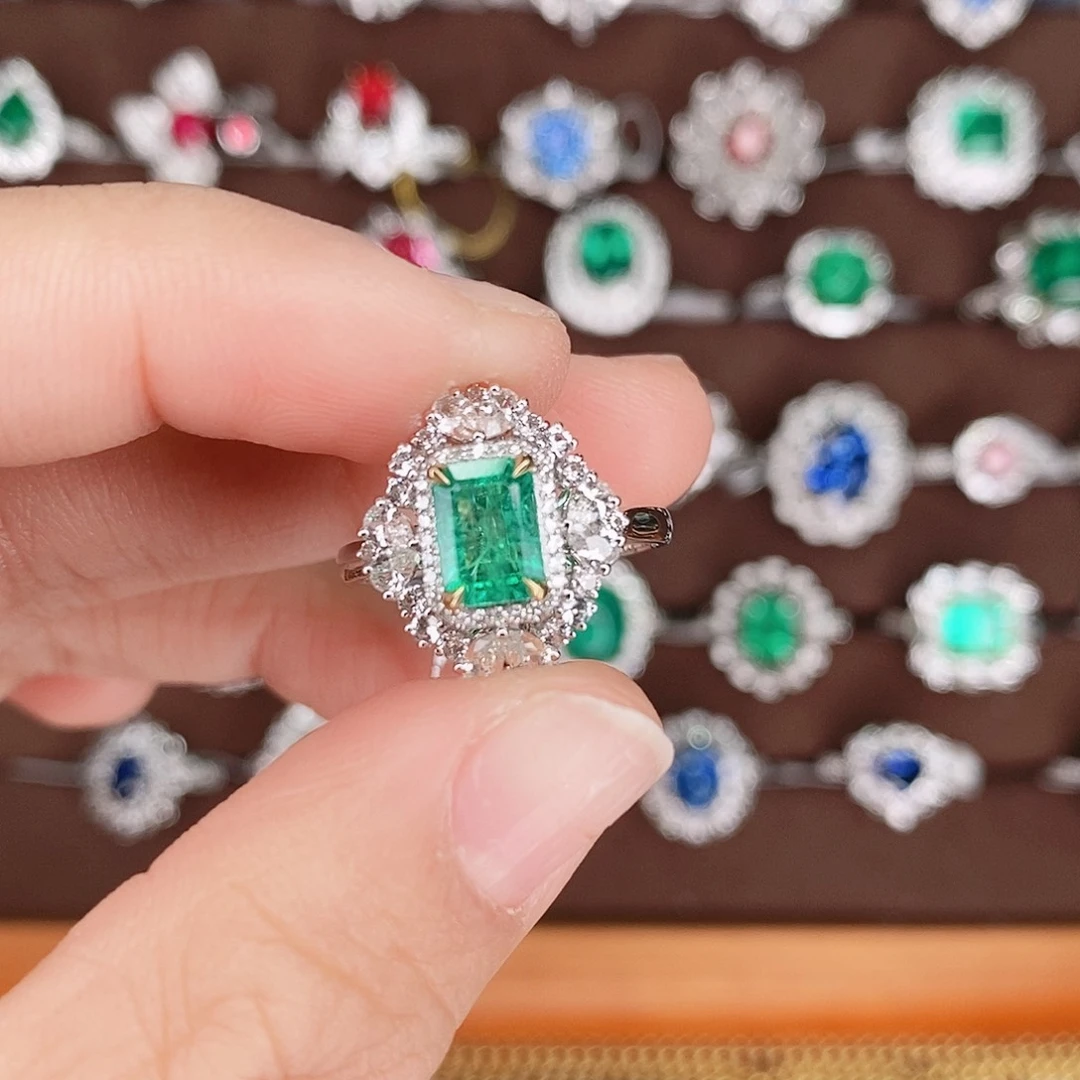 祖母绿戒指18K金镶嵌八*